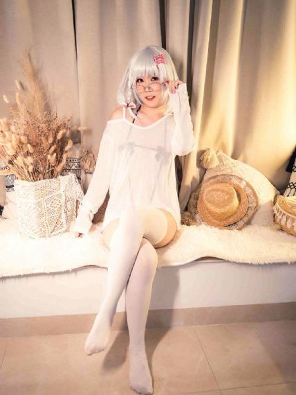 白嫩丰满大乳美女免费视频_BD韩语影视在线观看